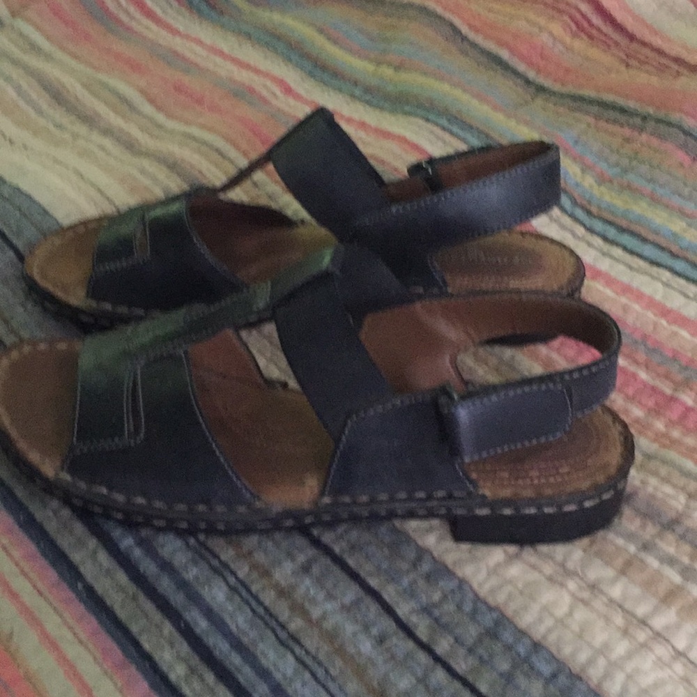 Naturalized sandals size 8.5
